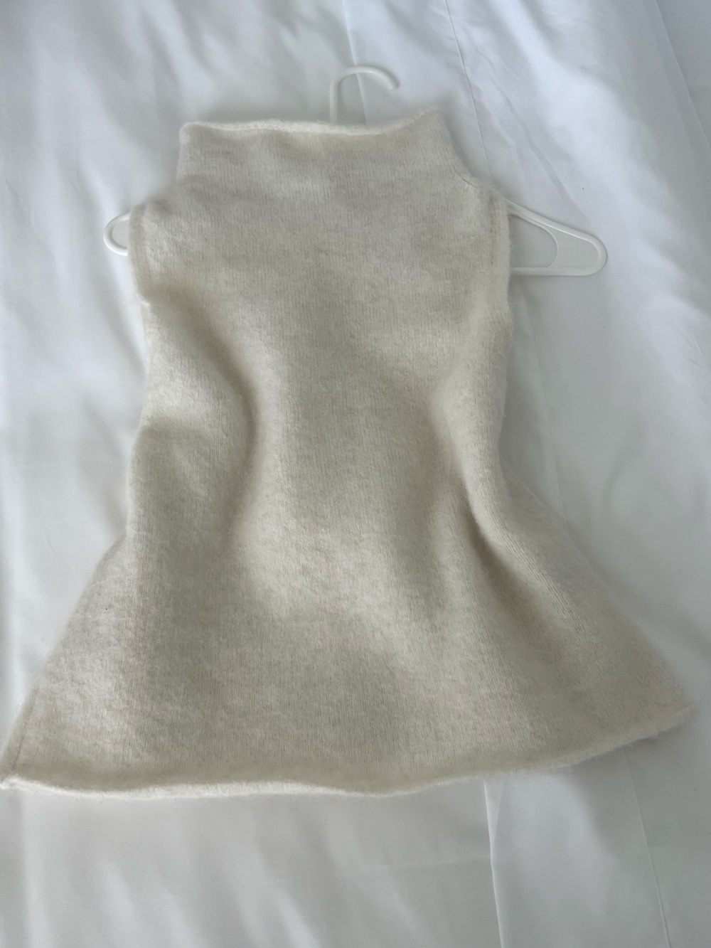 H&M Cream Sleeveless Turtleneck Knit Top